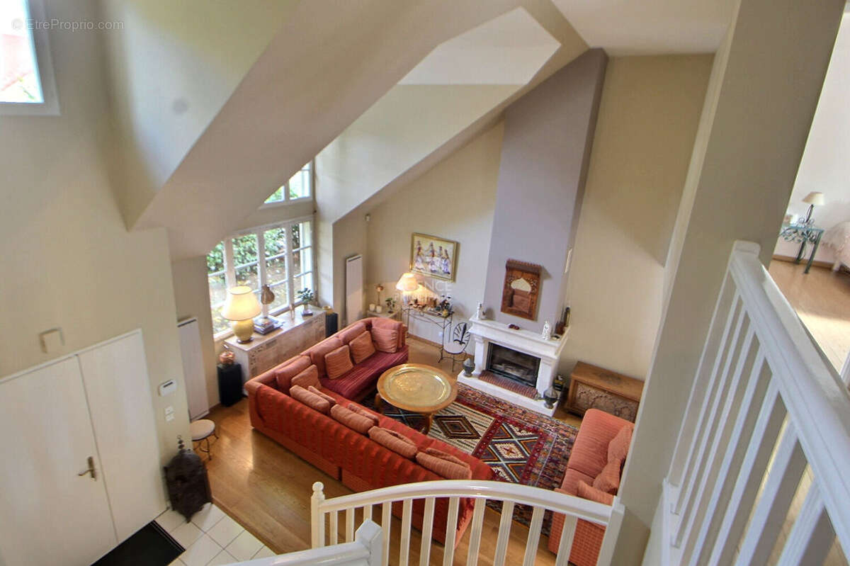 Maison à VERNEUIL-SUR-SEINE