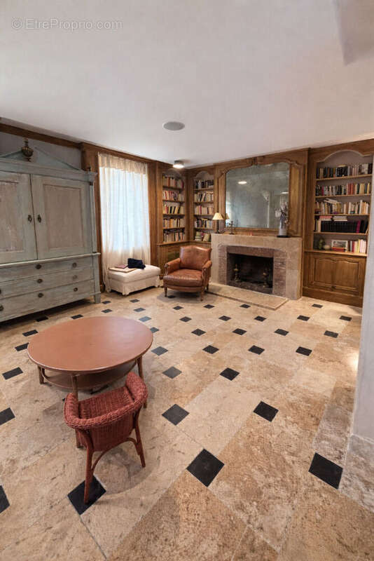 Appartement à LAMORLAYE