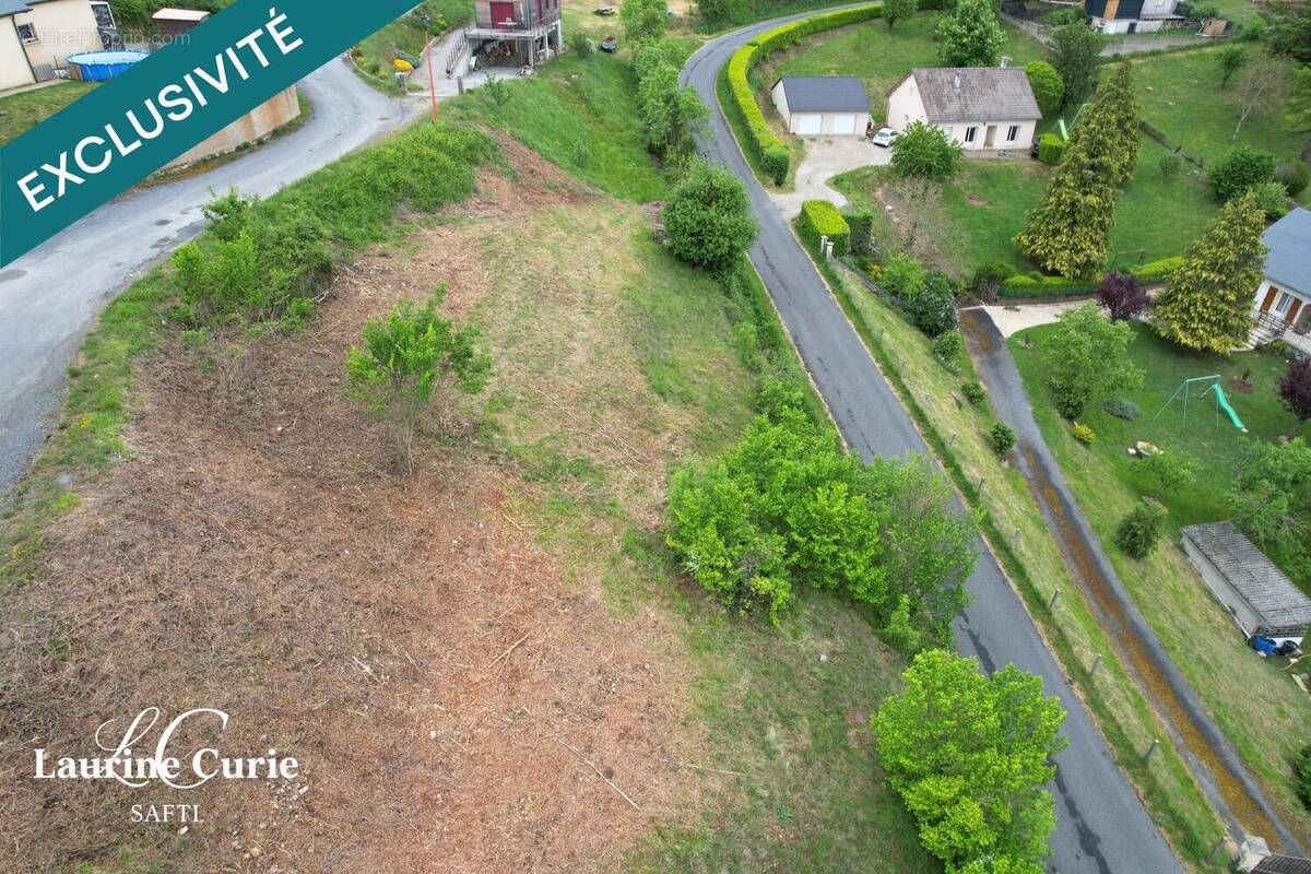 Photo 1 - Terrain à SAINT-LAURENT-DE-LEVEZOU