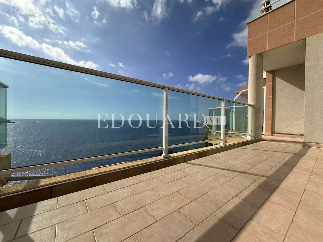 Appartement à ROQUEBRUNE-CAP-MARTIN