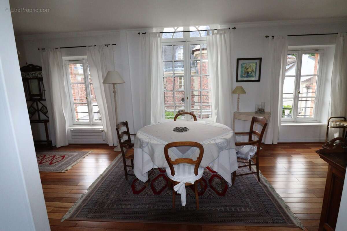 Appartement à LOUVECIENNES