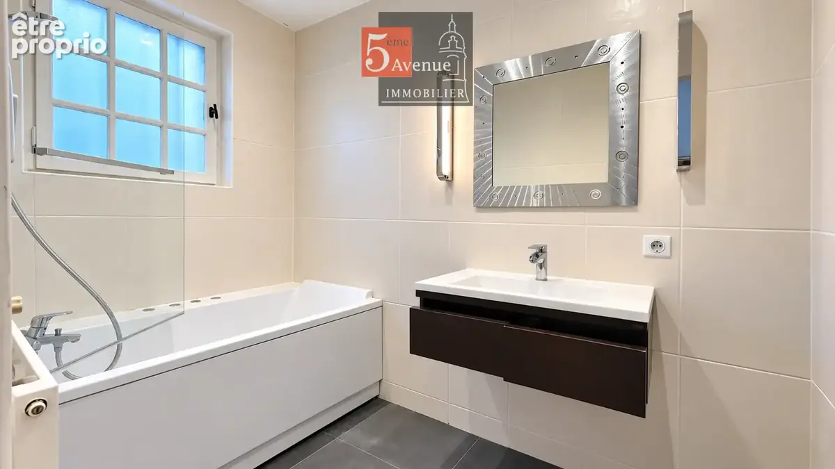 Maison située dans le domaine du lys de 245m2 3000m2 de terrain - photo 9