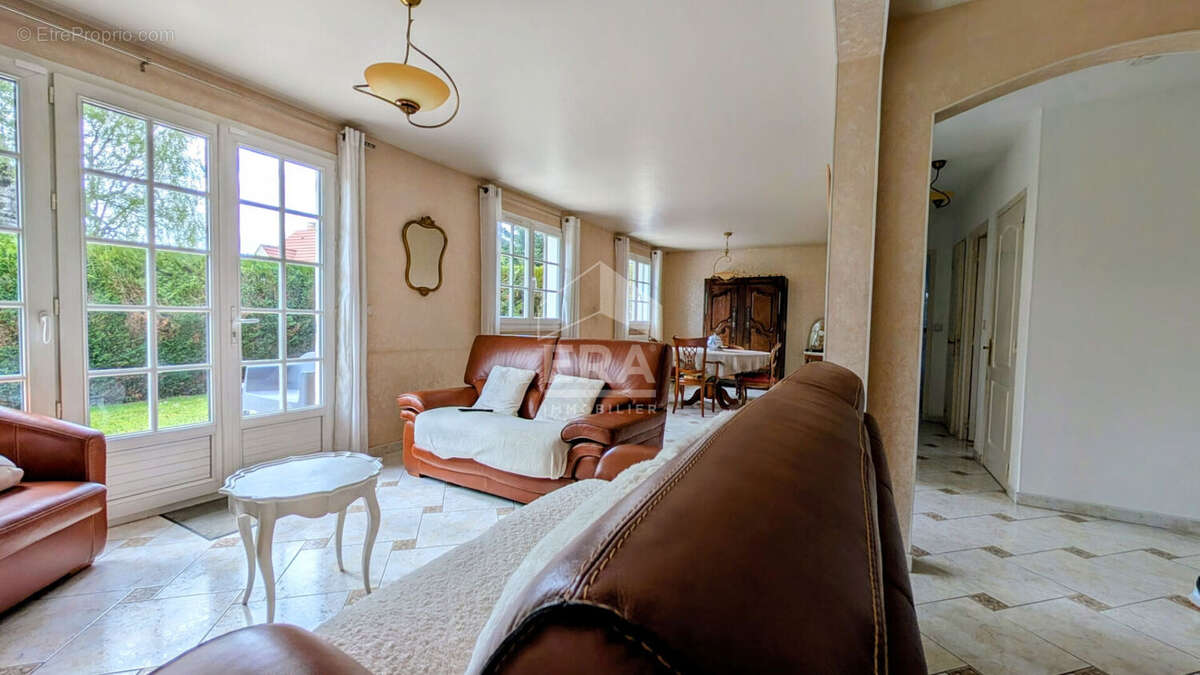 Maison à BRIE-COMTE-ROBERT