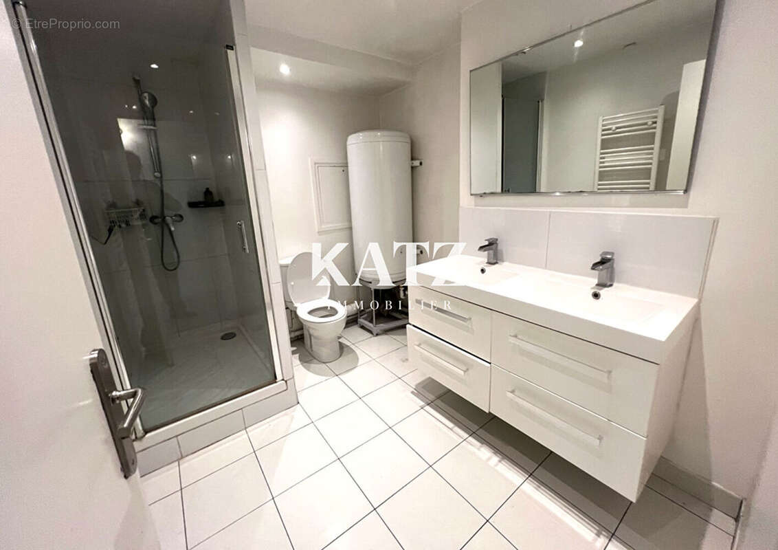 Appartement à PARIS-20E