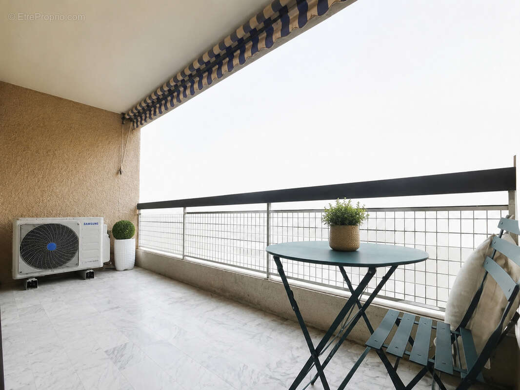 Appartement 3 pieces  - 78 m2- centre ville de saint raphael - photo 2