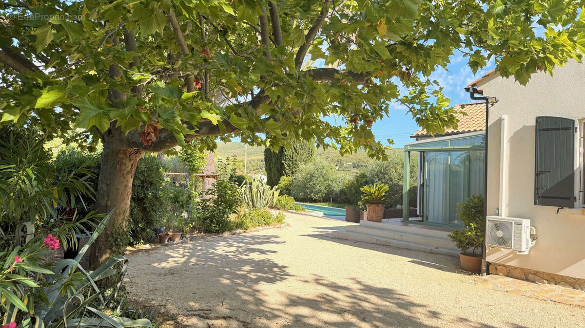 Maison à LE CASTELLET