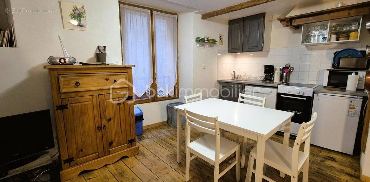 Appartement à COLMARS