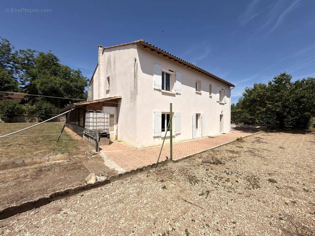Maison à VILLEFAGNAN