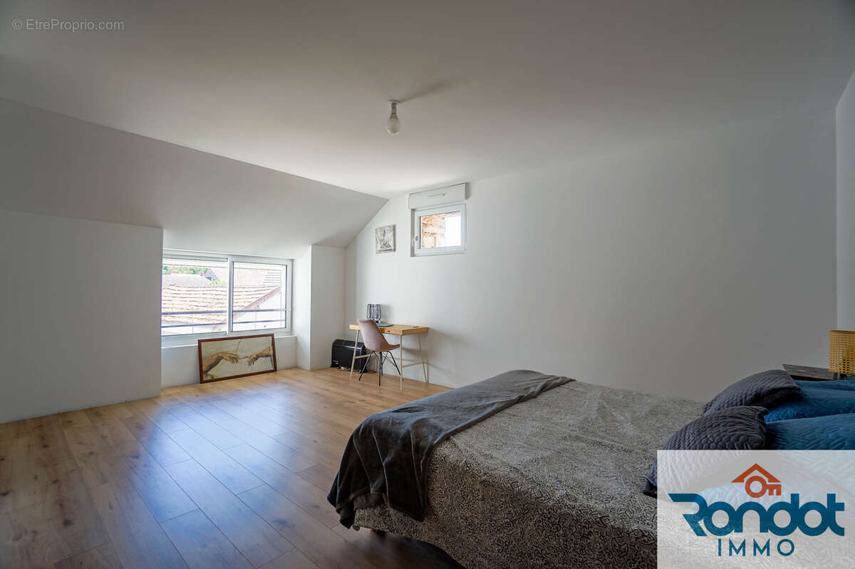 5 pièces/3 chambres 137 m2 terrain 282 m2 - photo 6