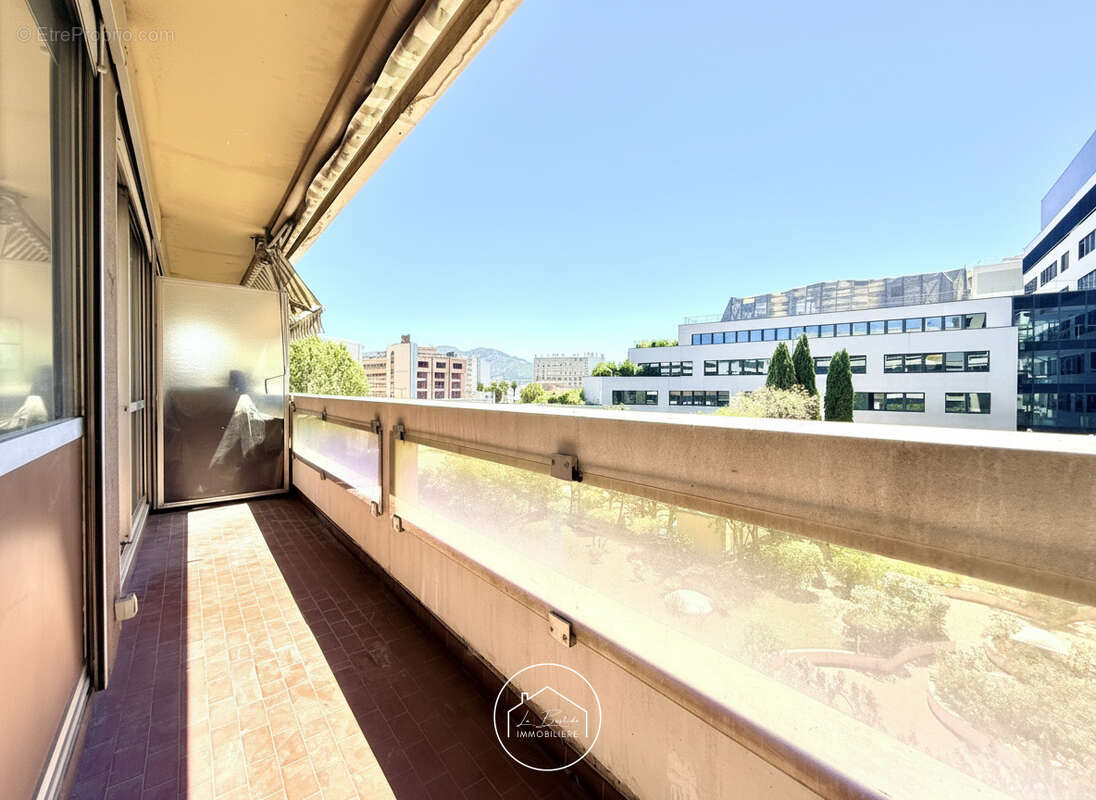 MARSEILLE 8e - PRADO: Type 2 avec balcon exposé sud - photo 3