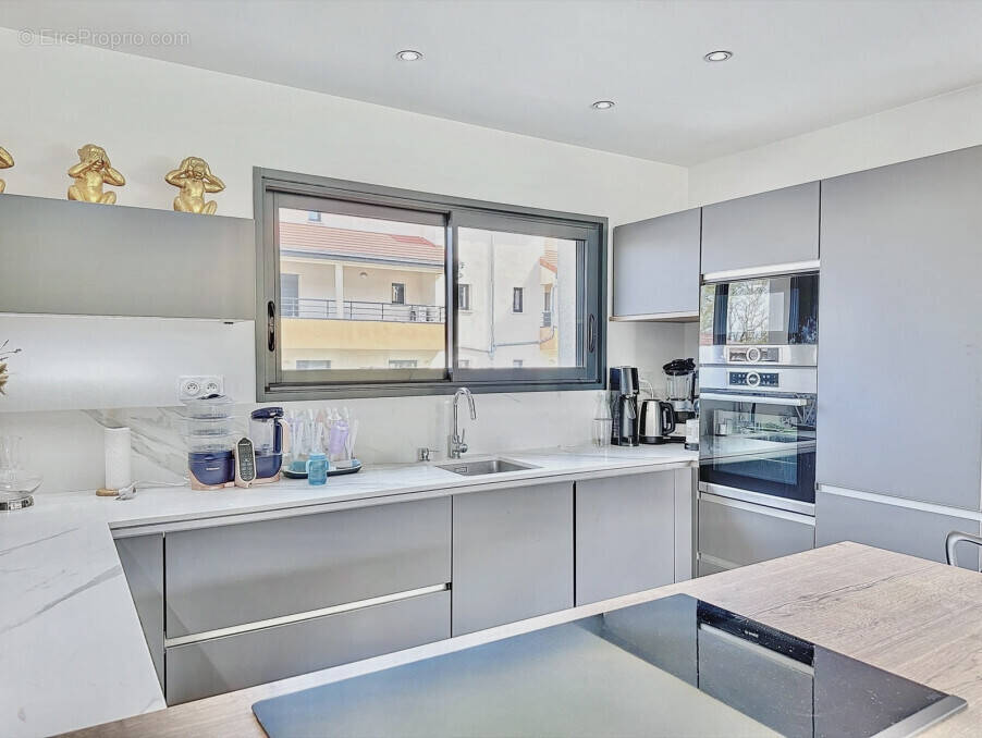 Maison à ETREMBIERES