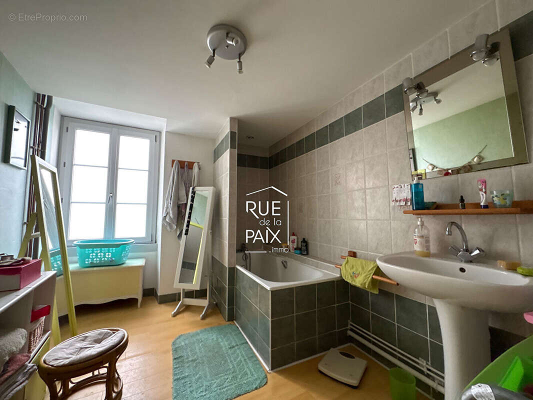 Maison à LA MOTHE-SAINT-HERAY