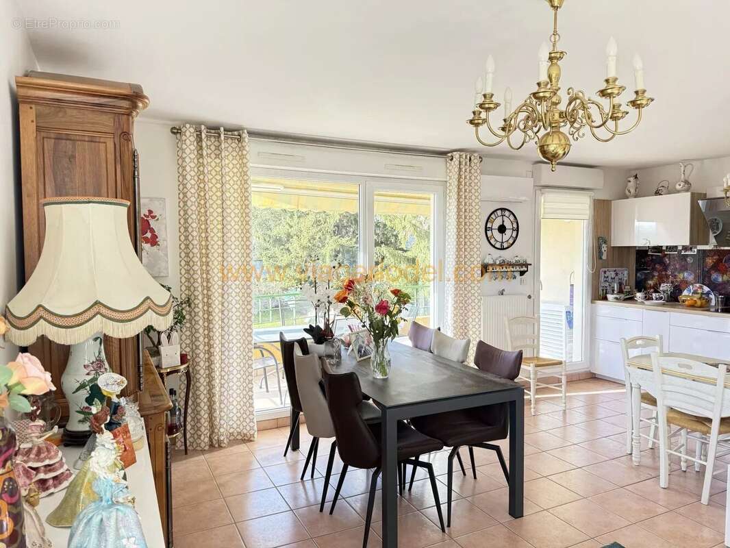 Appartement à MIRIBEL