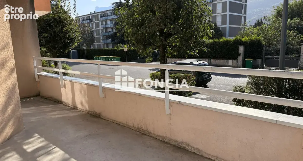 T2 avec BALCON - POSSIBILITE GARAGE dans résidence recherchée - photo 9