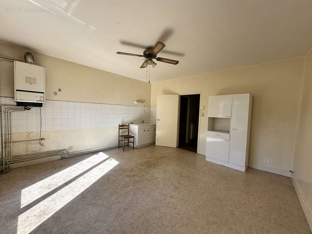 Maison à LIVINHAC-LE-HAUT