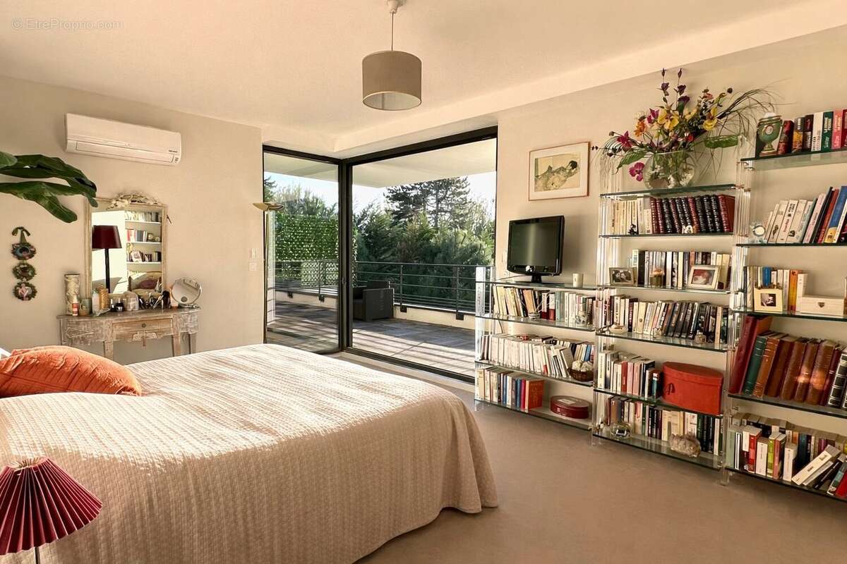 Maison à LA CELLE-SAINT-CLOUD