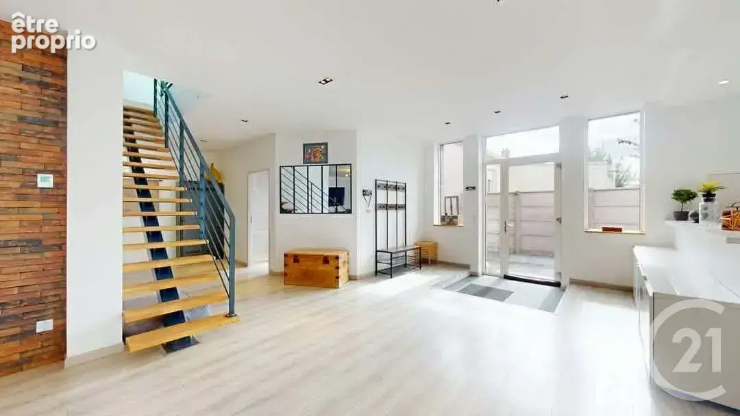 Maison 6 pièces 233 m² à vendre à Rosieres-En-Santerre (80170) - photo 2