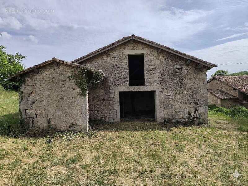 Grange à vendre 1 pièces VARAIGNES (24) - photo 4