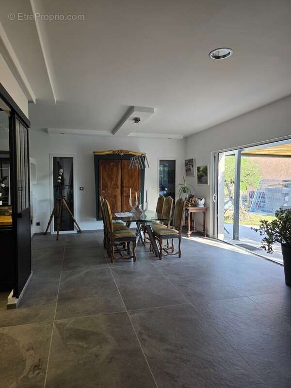 Coup de cœur ! Magnifique villa contemporaine de 136 m² et garage/dépendance de 125 m² – Chambaron-sur-Morge (Pontmort) - photo 15