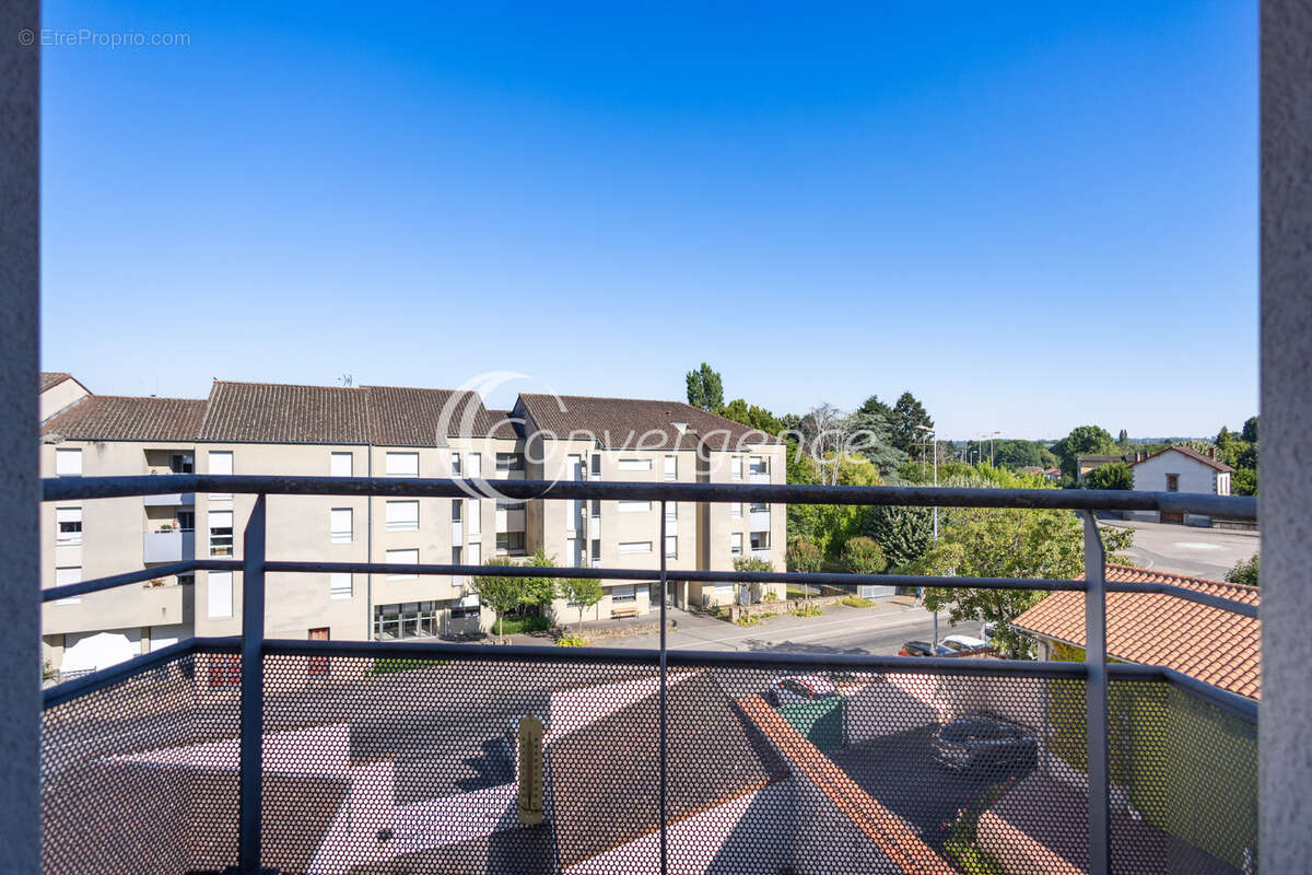 Appartement T3, accès PMR, ascenseur, garage et balcons SAINT JUNIEN - photo 10