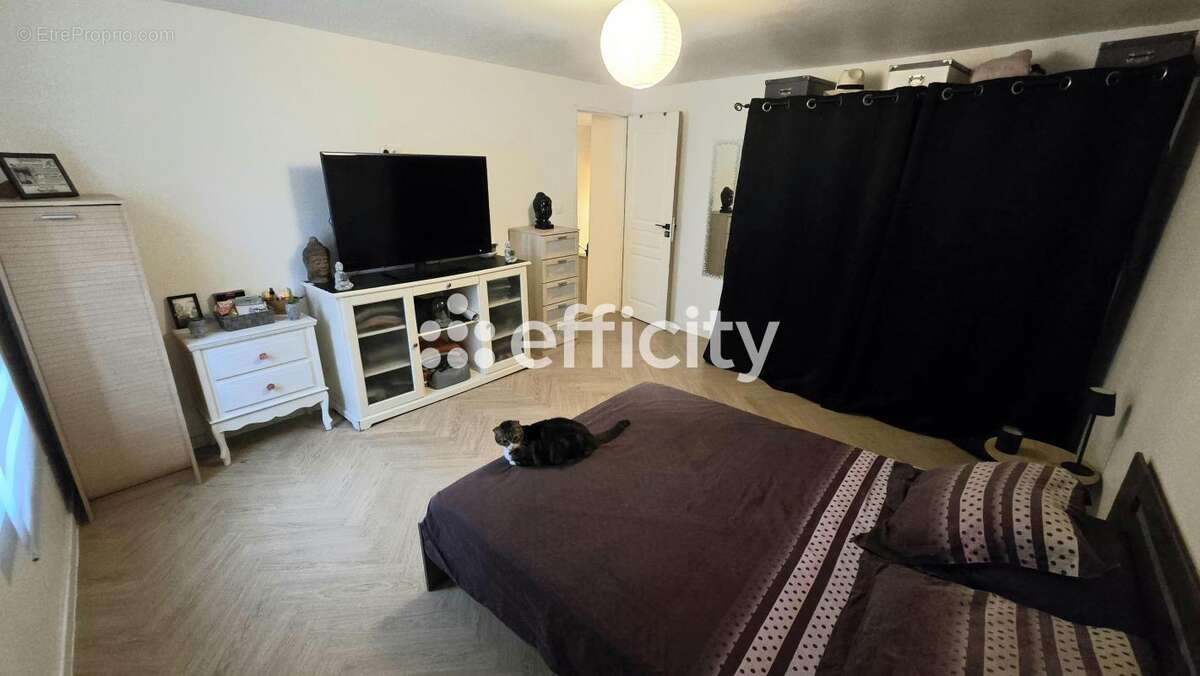 Appartement à NISSAN-LEZ-ENSERUNE
