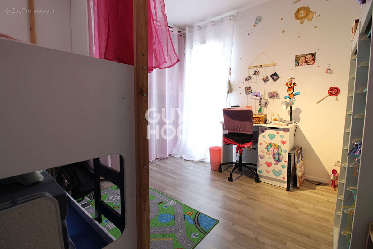 Appartement à VERNEUIL-L'ETANG