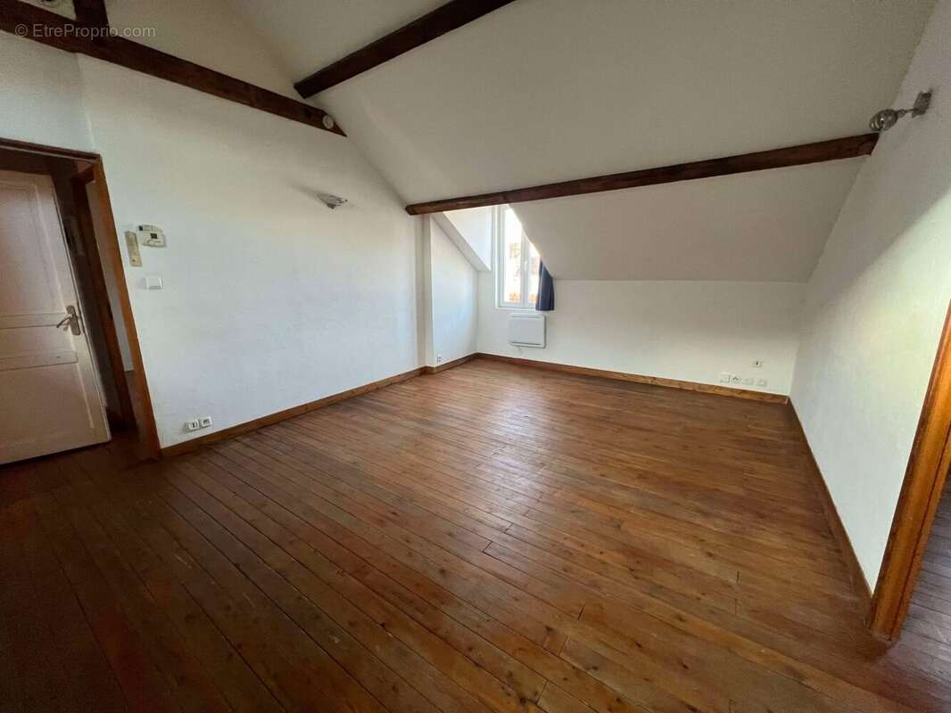 Appartement 210 m² à Montlucon  - photo 4