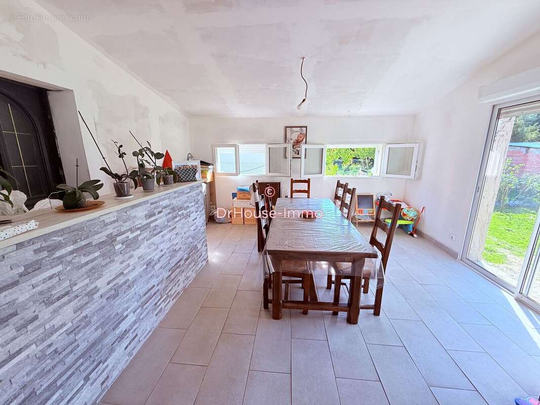 Maison à SAINT-ESTEPHE