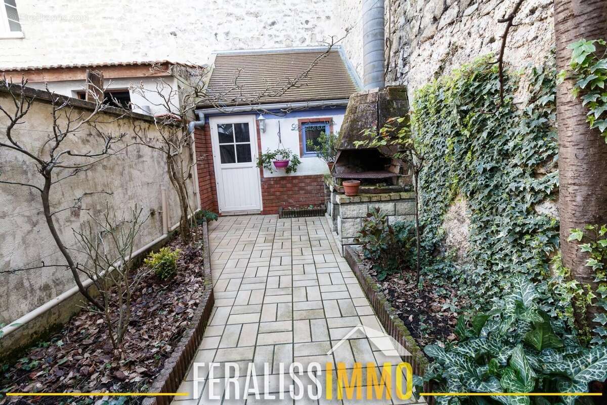 Maison à VAUX-SUR-SEINE