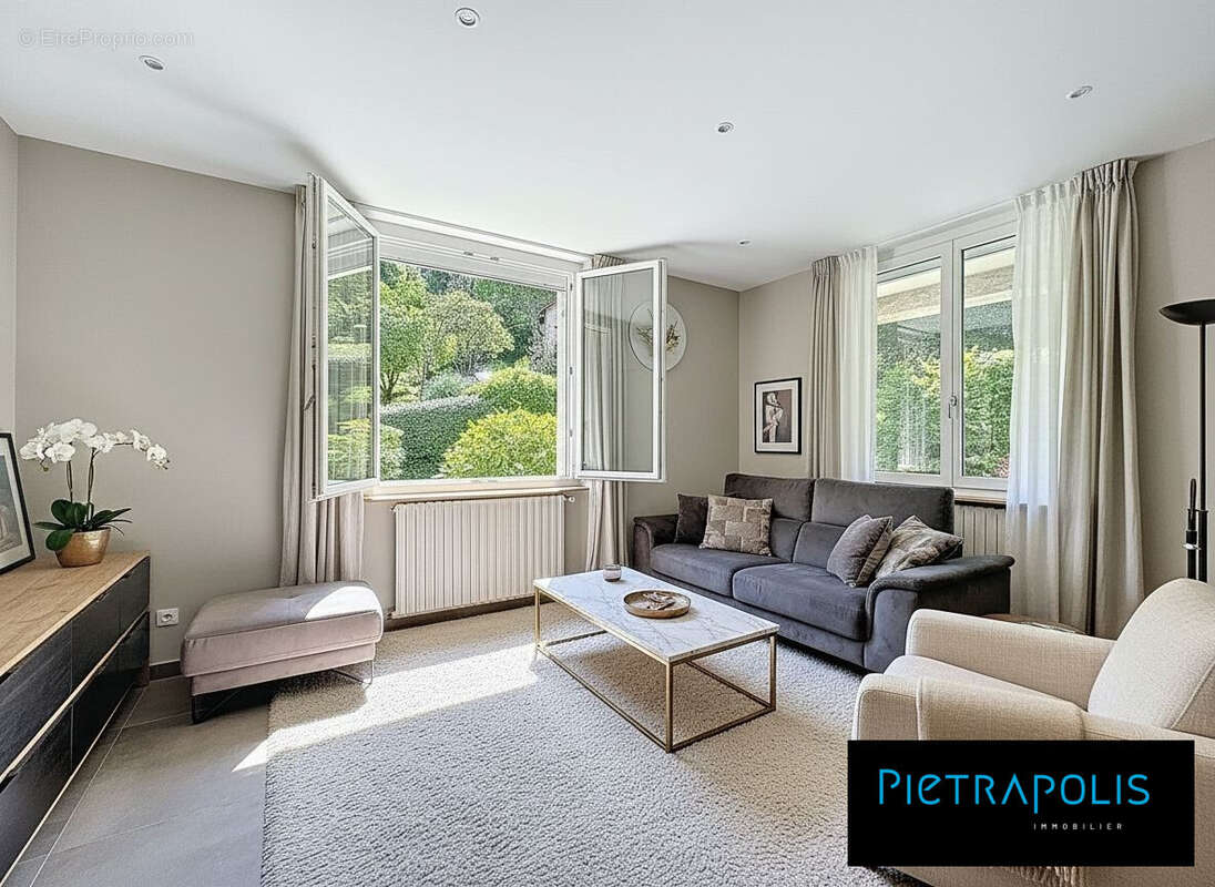 Salon - suggestion d'aménagement - Maison à BRIGNAIS