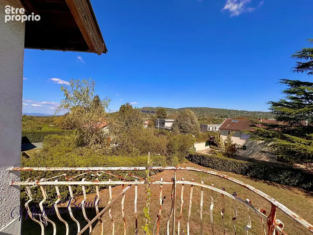 Dardilly – propriété familiale de 222 m² – 6 chambres – t2 indépendant – terrain de 1 647 m² – vue panoramique - photo 35