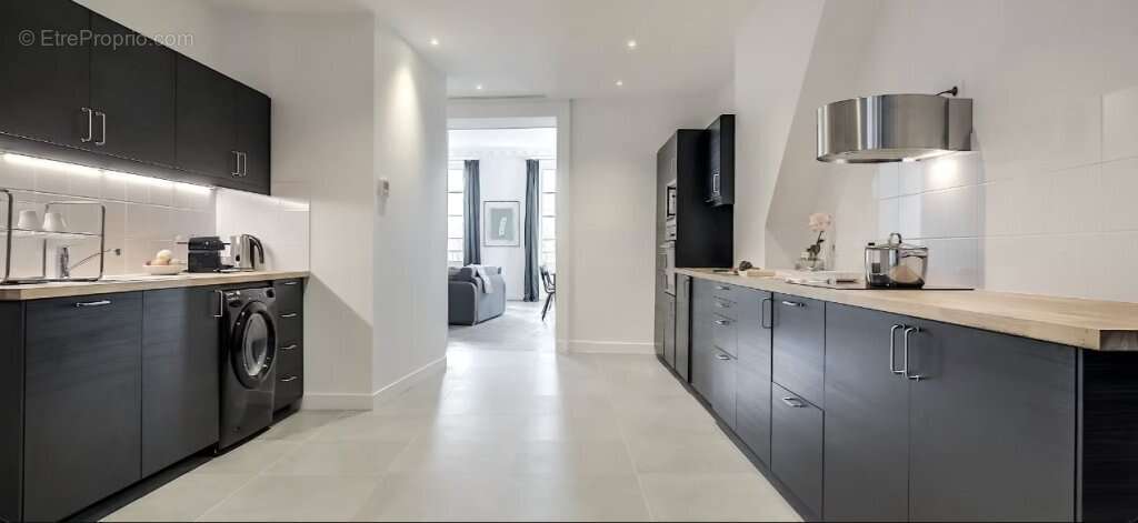Appartement à PARIS-10E
