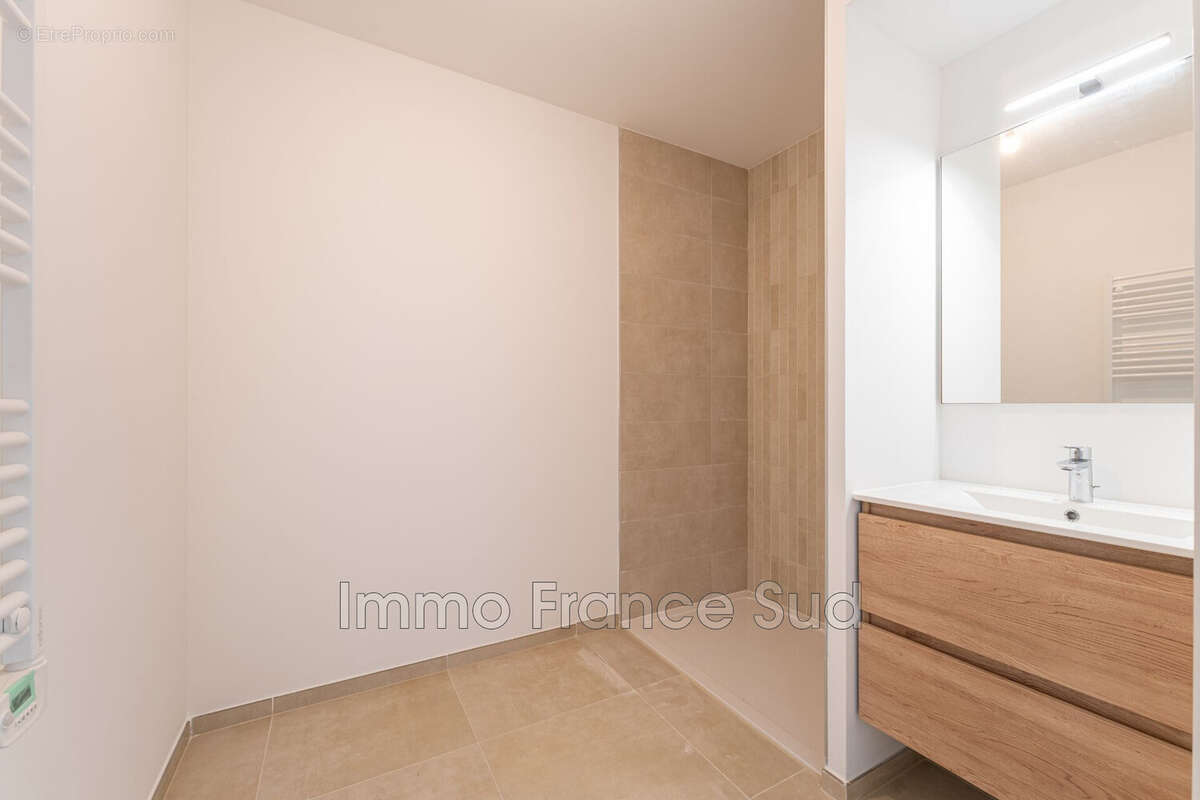 Appartement à LA GARDE-FREINET