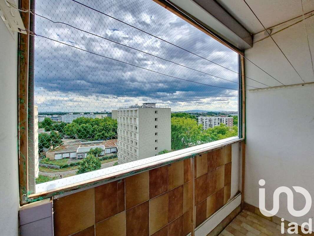 Photo 9 - Appartement à VAULX-EN-VELIN