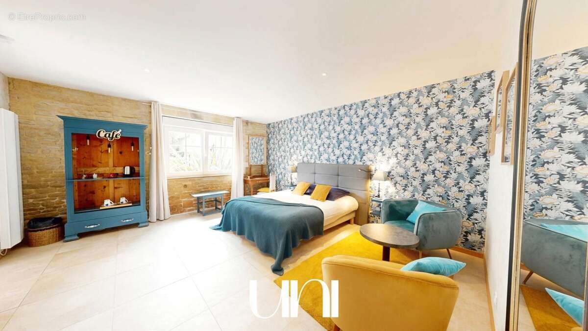 Maison à SAINTE-CROIX-SUR-MER