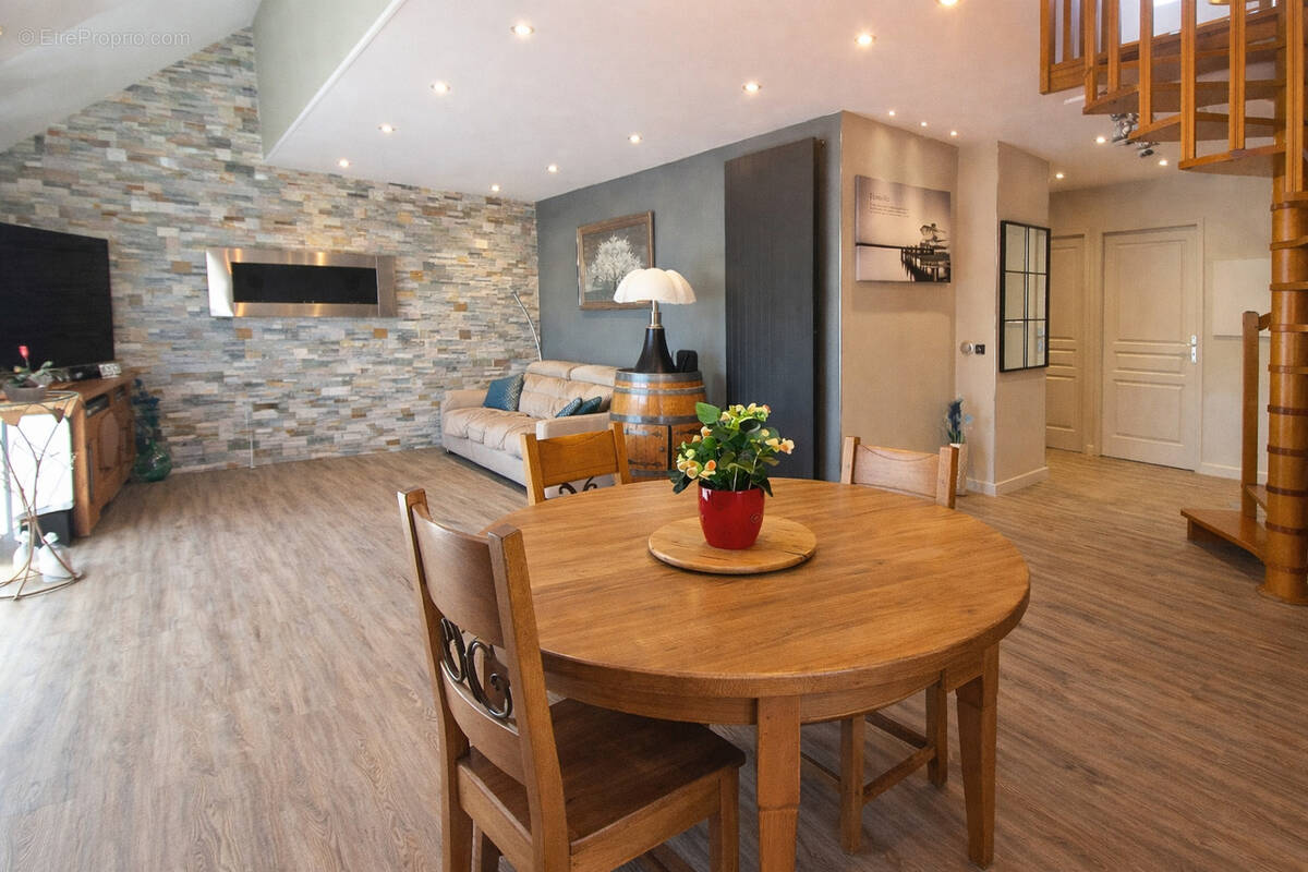 Appartement à GRESY-SUR-AIX