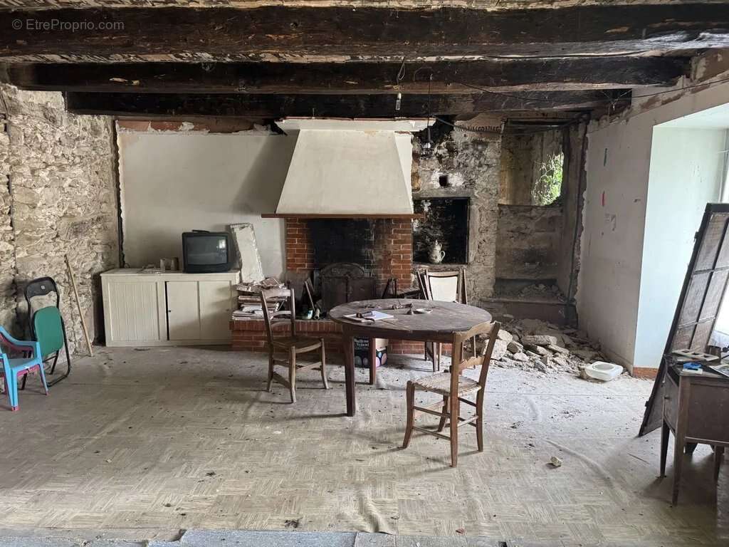 Maison à LA SALVETAT-PEYRALES