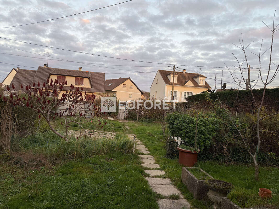 Maison à OZOIR-LA-FERRIERE
