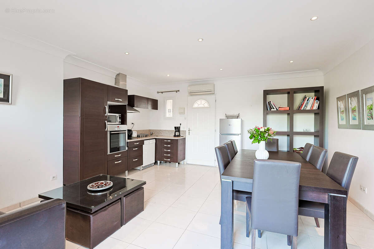 Maison à ENSUES-LA-REDONNE