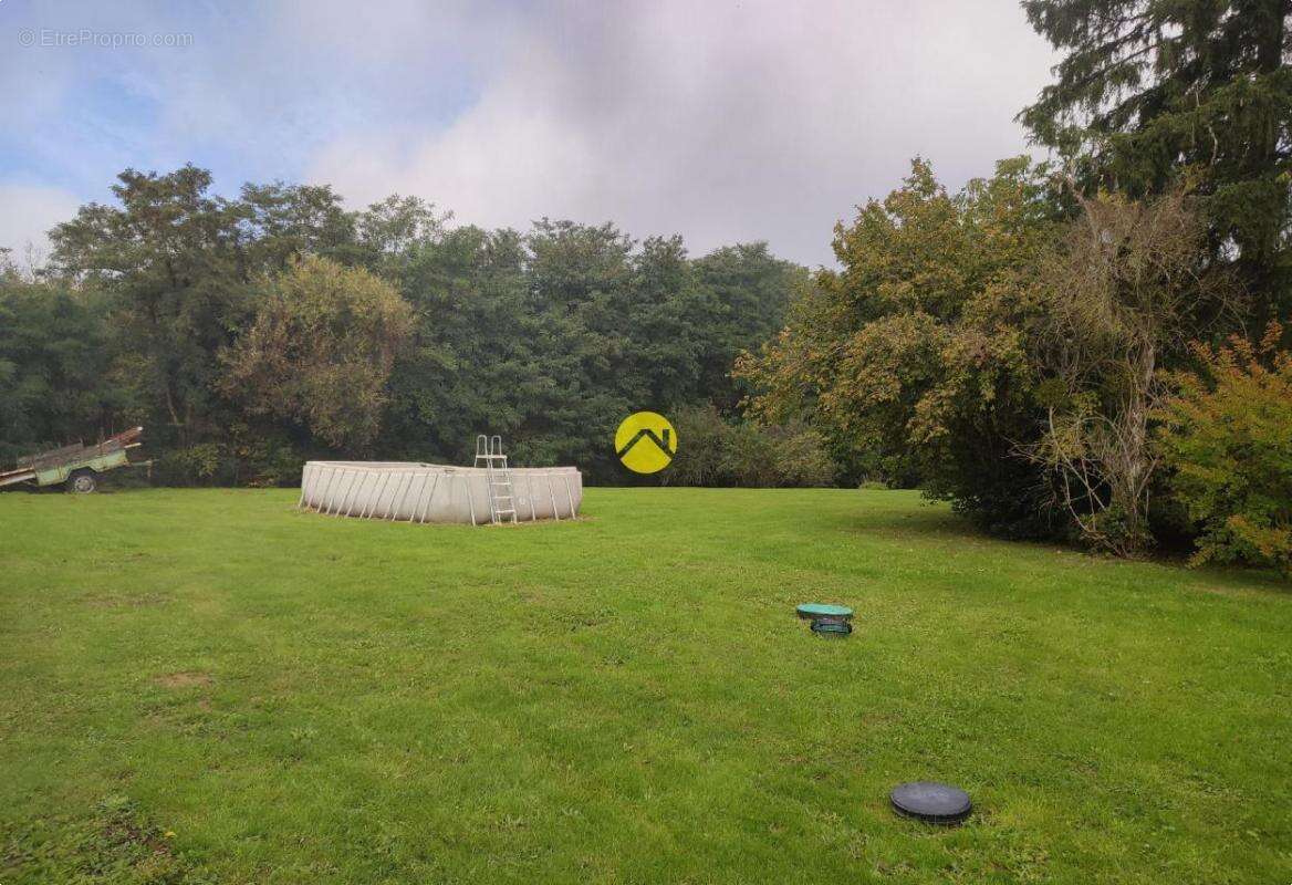 Maison à SAINT-MARTIN-D&#039;AUXIGNY