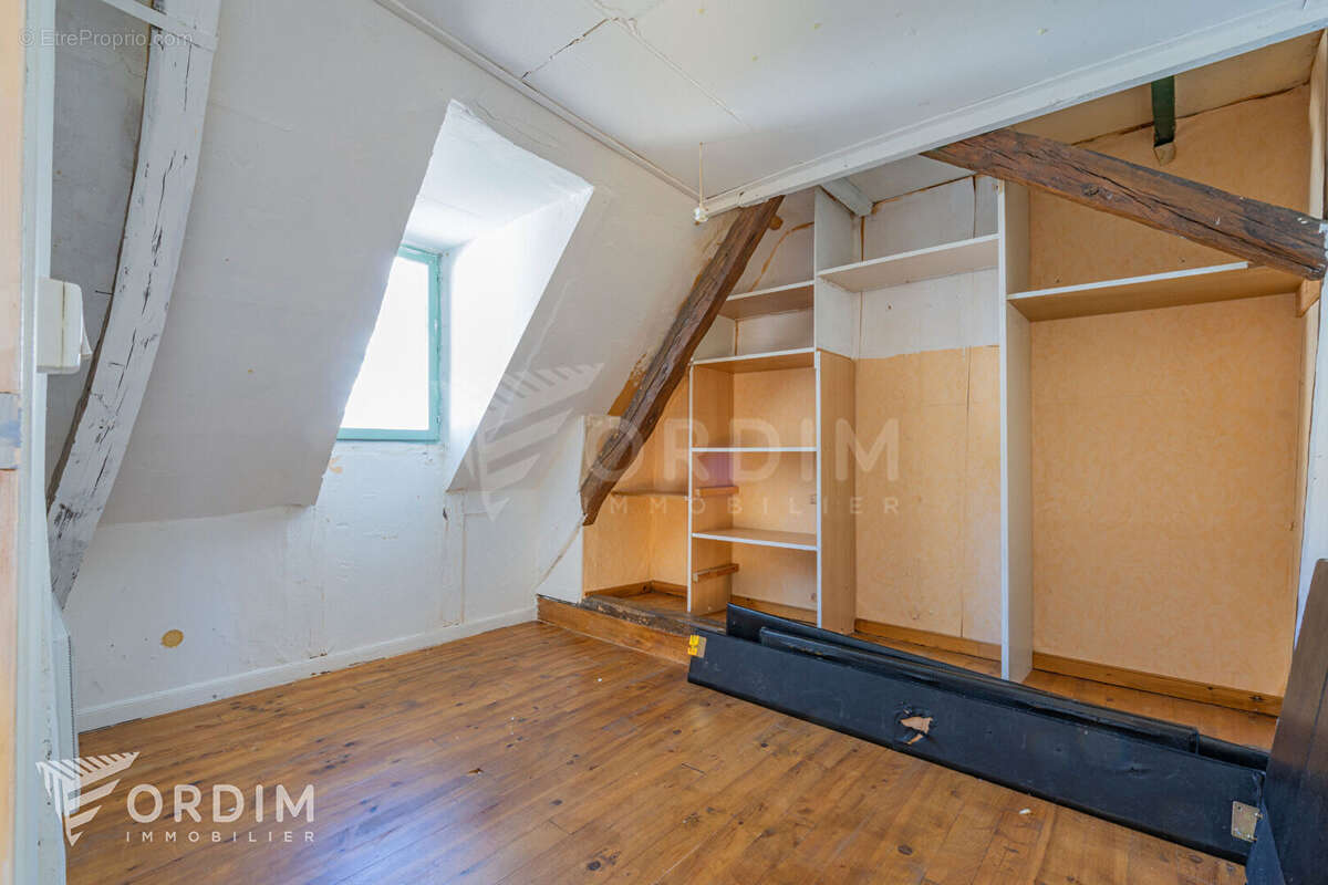 Maison à SAINT-SAUVEUR-EN-PUISAYE