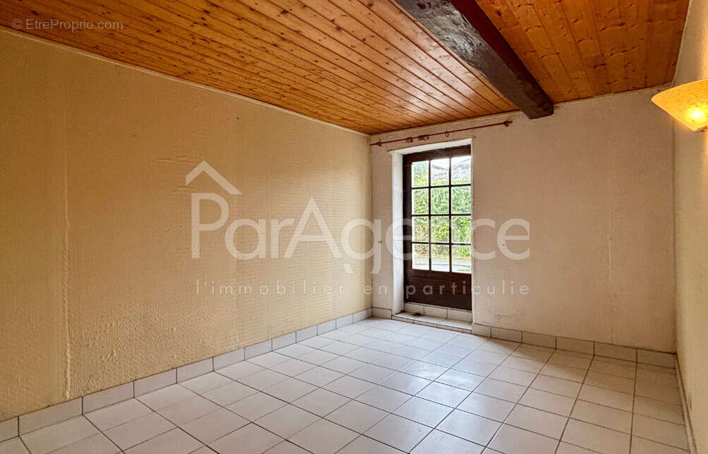 Maison à CORME-ECLUSE