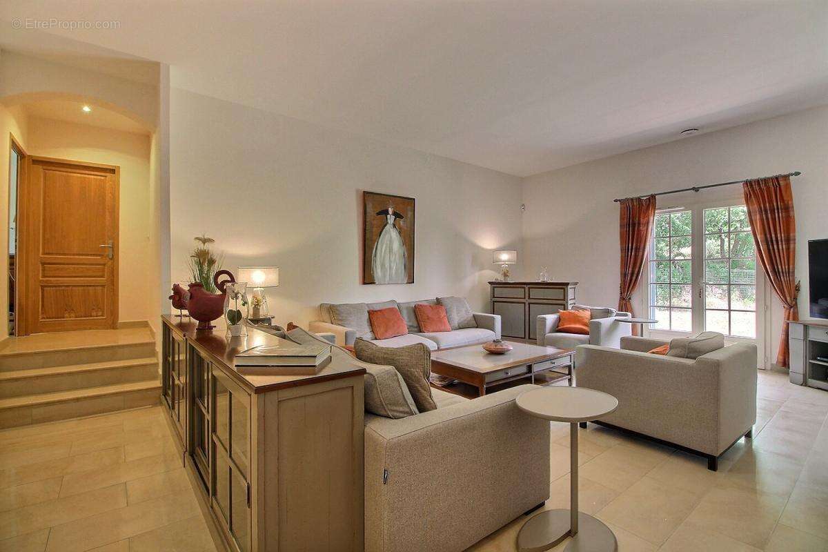 Maison à L'ISLE-SUR-LA-SORGUE