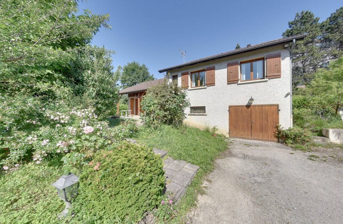 Maison à MONTBONNOT-SAINT-MARTIN
