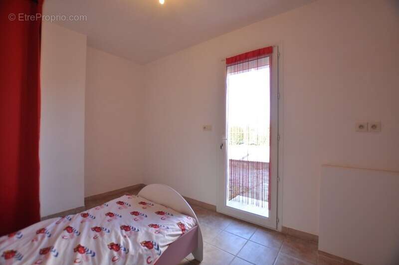 Maison à LAPEYROUSE-MORNAY