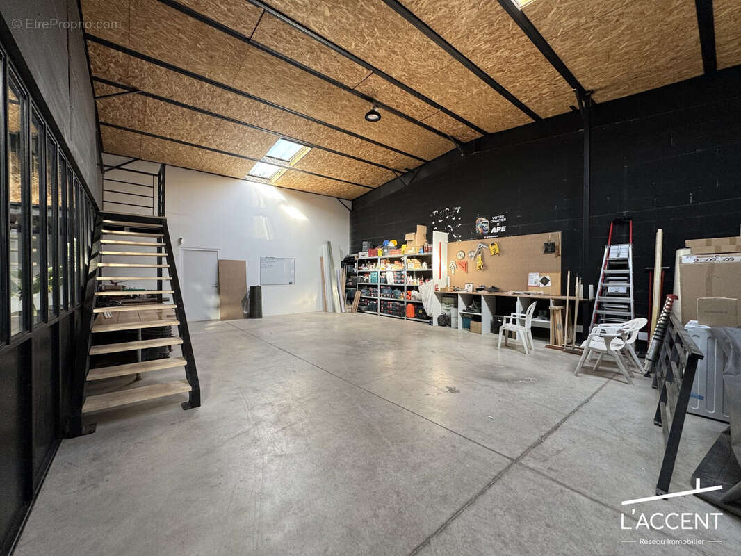 Commerce à CASTRIES