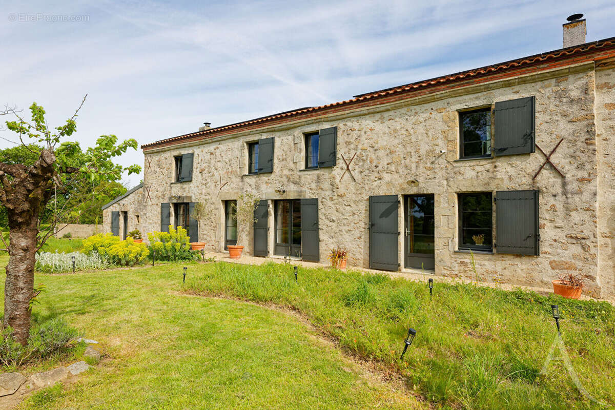 Maison à LEGE