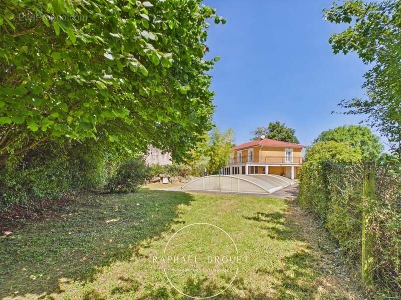 Maison à JARDIN