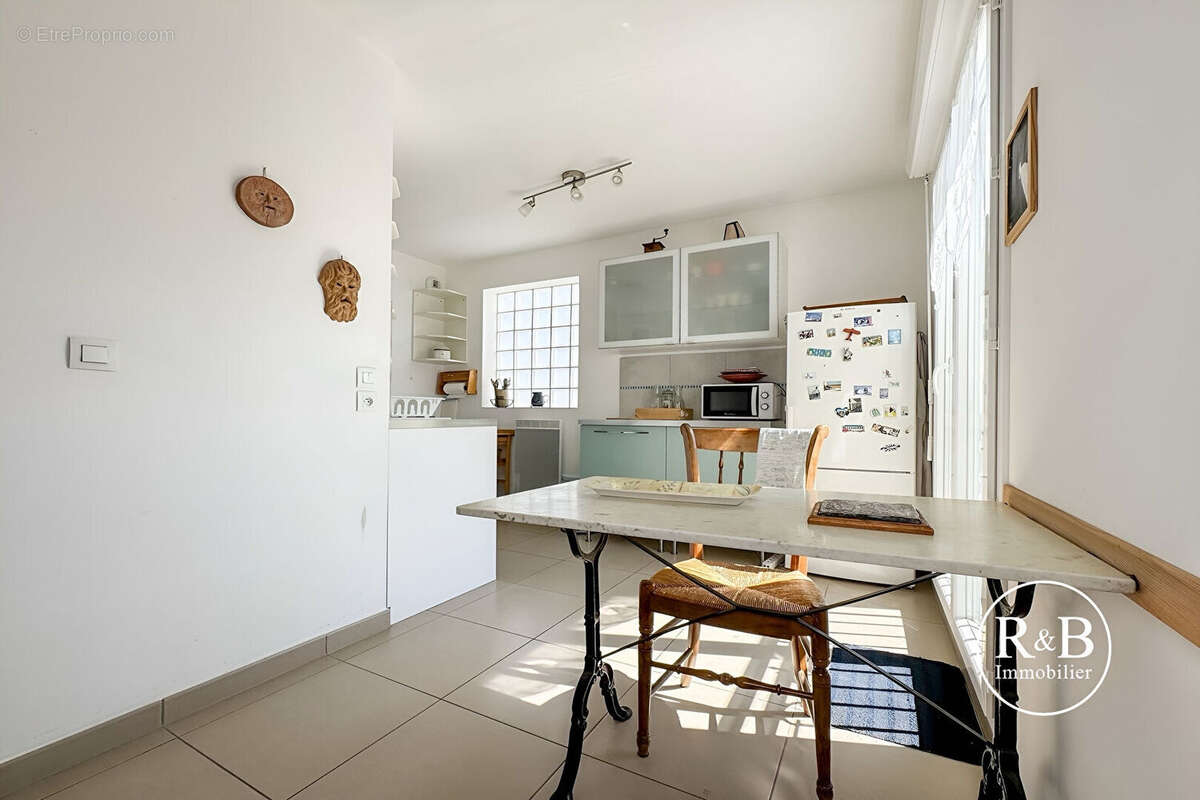 Appartement à LES CLAYES-SOUS-BOIS