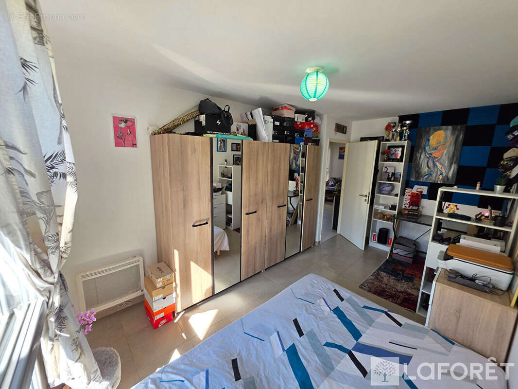 Appartement à CARROS